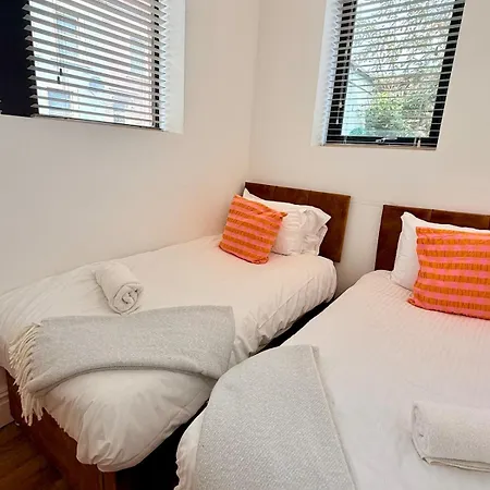 The Nest - Sleeps 8 - Free Off Street Parking Apartamento Bristol
