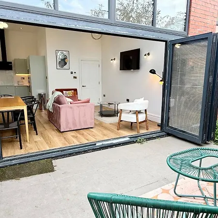 公寓 The Nest - Sleeps 7 - Free Off Street Parking 布里斯托