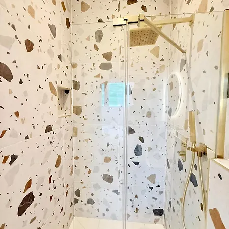 The Nest - Sleeps 8 - Free Off Street Parking