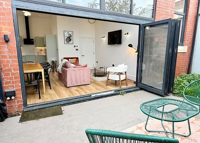 公寓 The Nest - Sleeps 7 - Free Off Street Parking 布里斯托