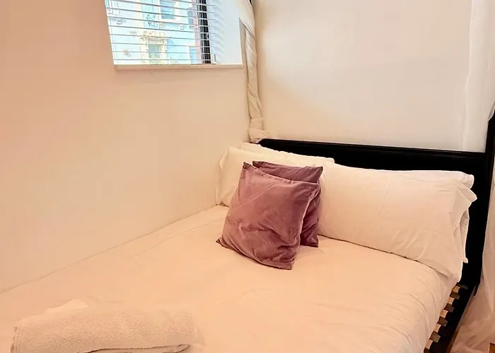 The Nest - Sleeps 7 - Free Off Street Parking